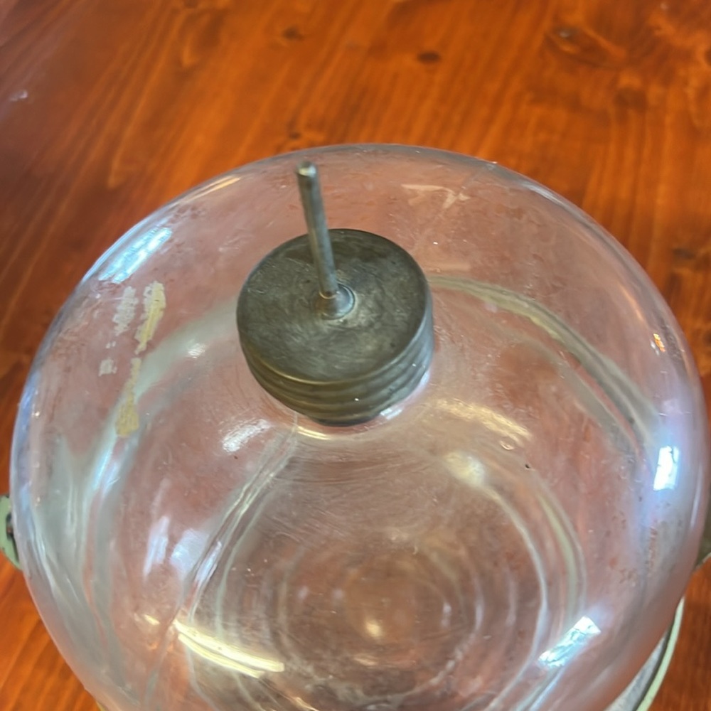 Kerosene Jar from Old Kerosene Stove. In Excellent Condition - Picture 2 of 2